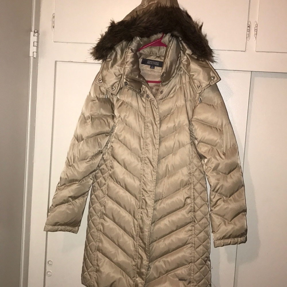 Very nice KENNETH COLE REACTION  Puffy jacket.
